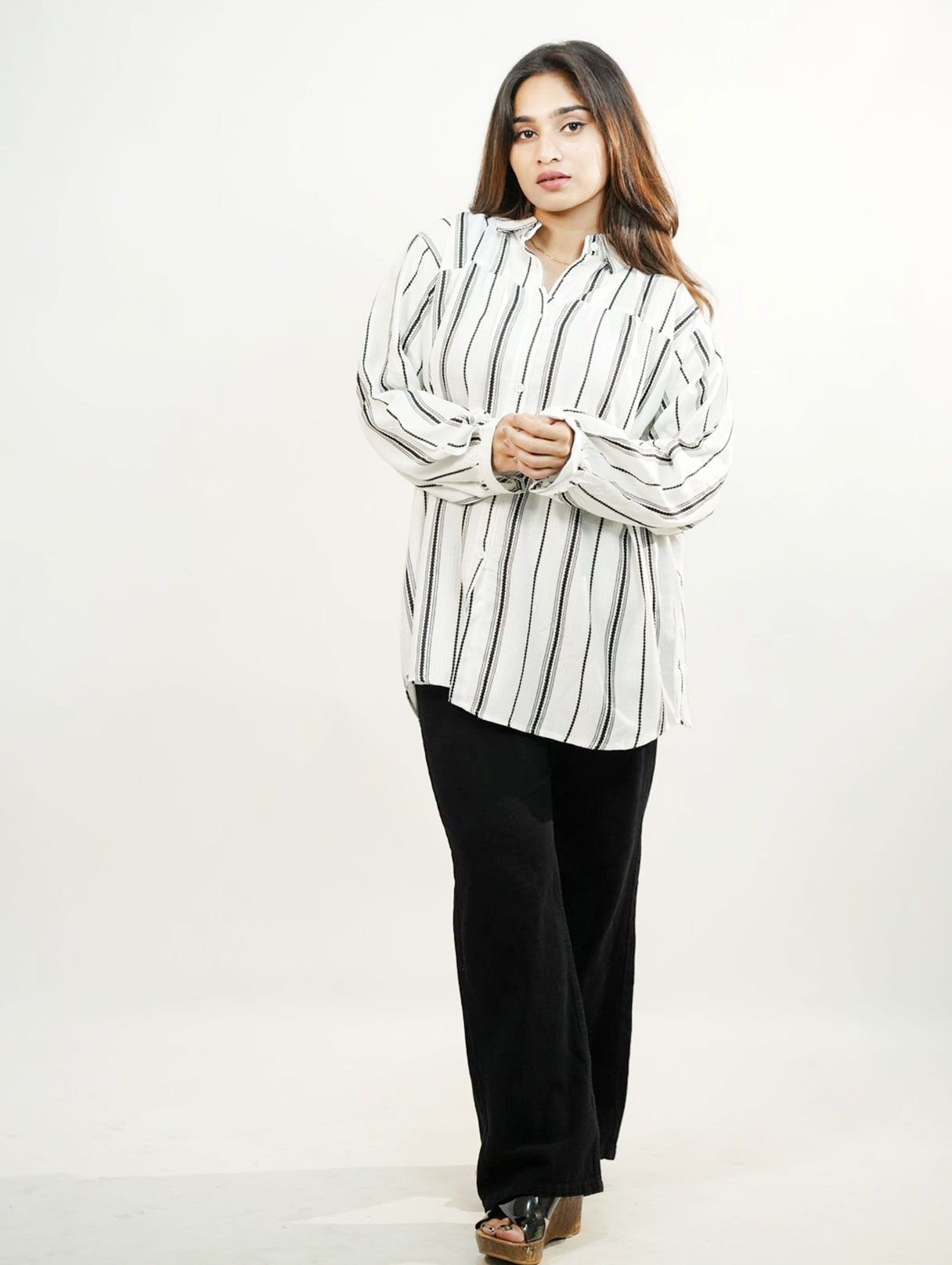 Striped-B&W-L-Shirt-01